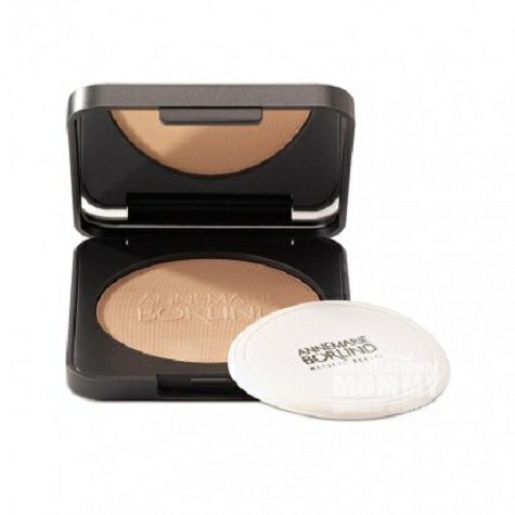 ANNEMARIE BORLIND German makeup and...