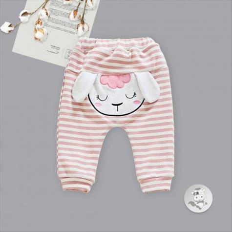 bayi perempuan Verantwortung berdiri strip telinga menyipitkan mata do...